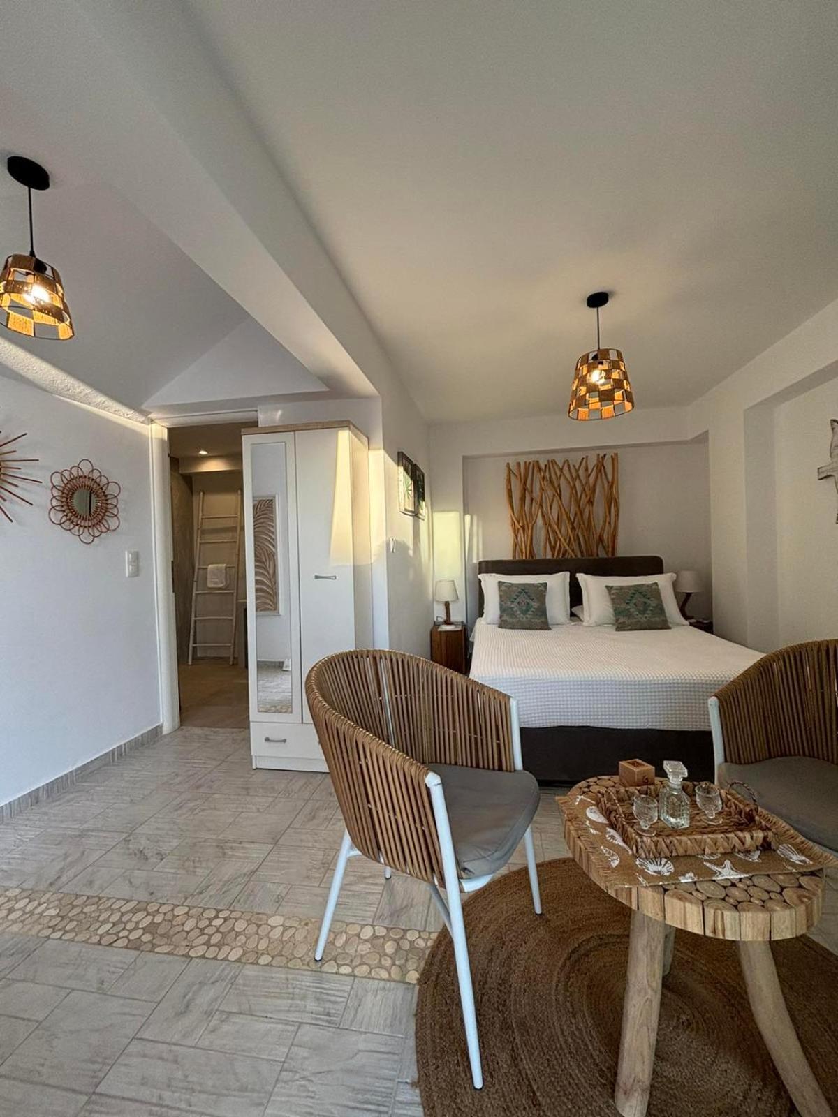 Kapetan Giannis Suite Adamantas  ภายนอก รูปภาพ